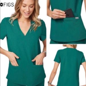 Figs Casma scrub top